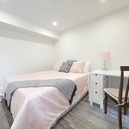 Cozy Room With Private Bath Near Don Mills Subway Toronto Eksteriør bilde
